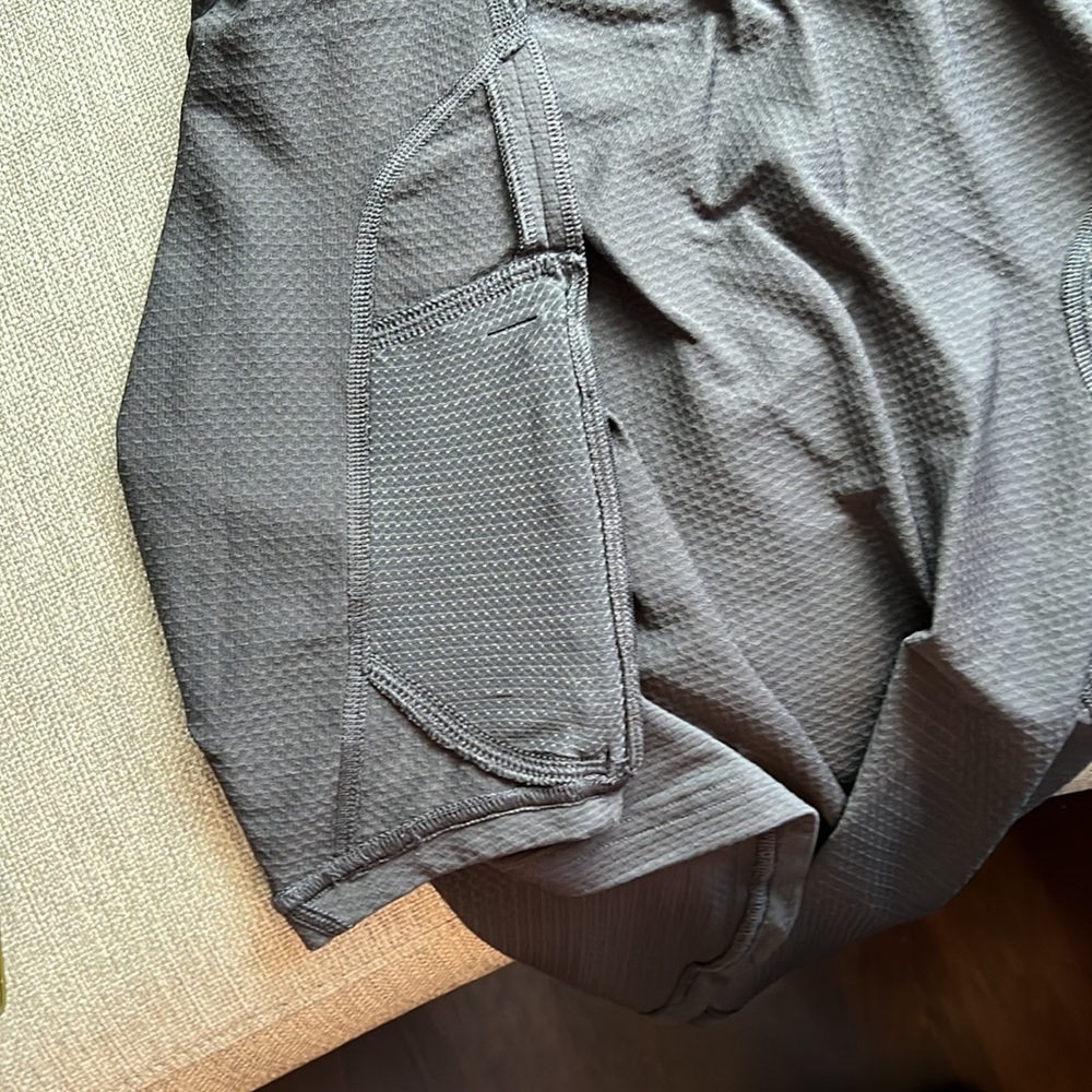 Lululemon Mens XL workout shirt - Picture 3 of 3